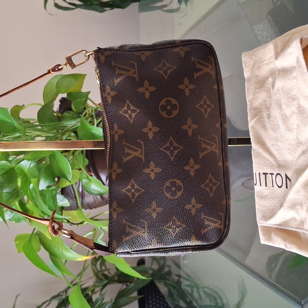 Lv PochetteMonogram Shoulder Bag